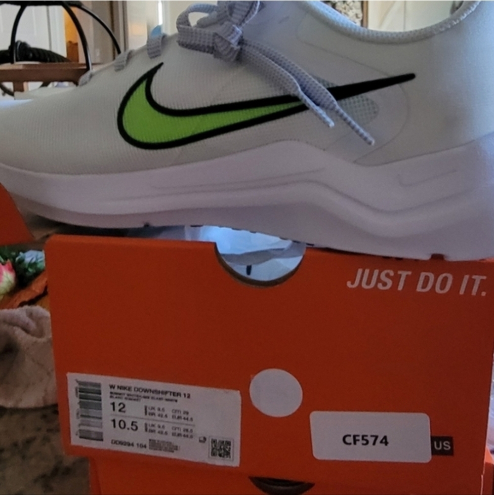 Nike Downshifter 12 Summit White Lime Blast Running Shoes NIB Womens Size 12 - Picture 6 of 7